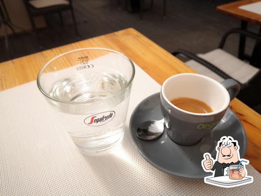 Prenditi un drink dal menu