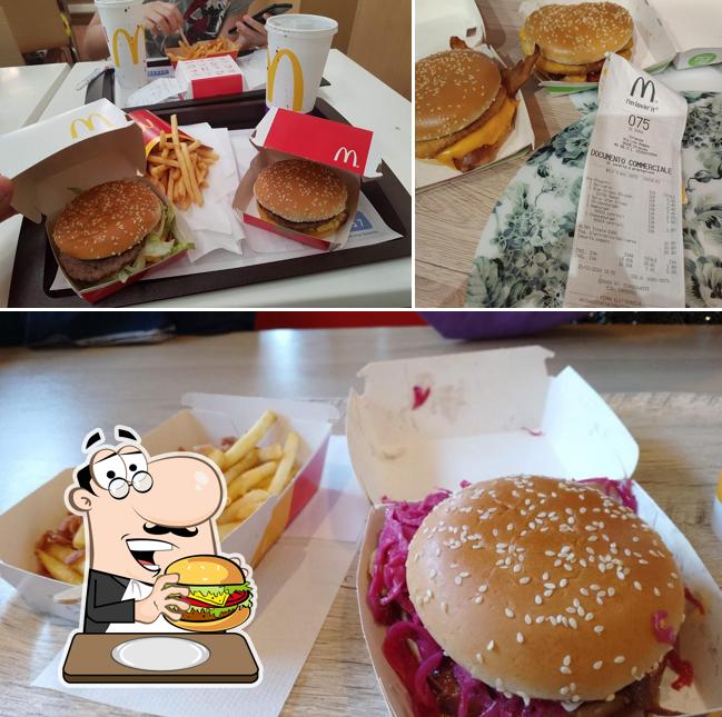 Ordina un hamburger a McDonald’s