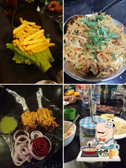 Fried rice at Under The Moon Restaurant Kalmeshwar