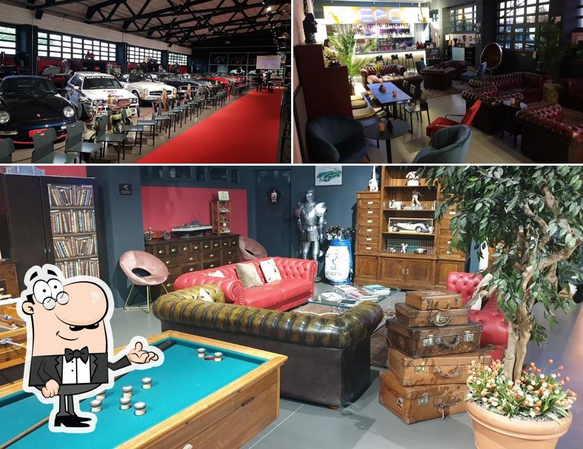 Siediti a un tavolo di Memorabilia Restaurant