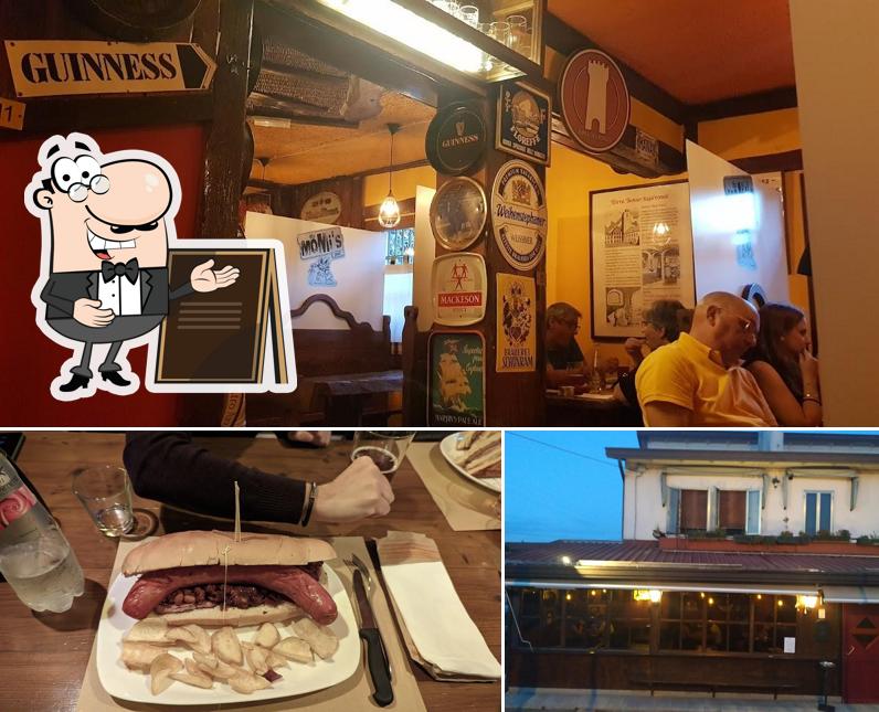La foto di esterno e cibo da Momi's Pub