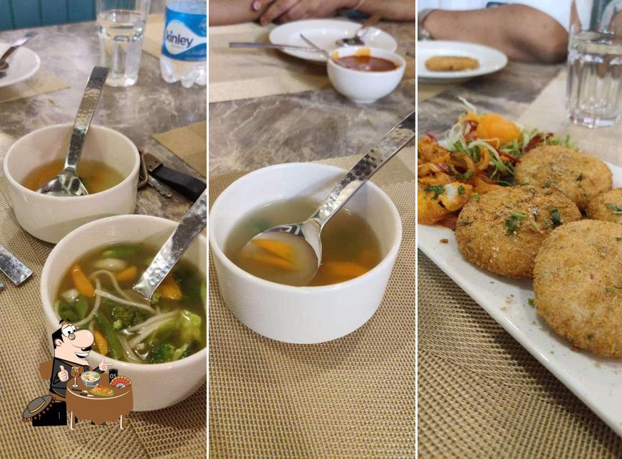 Food at Moti Mahal Delux Jhansi