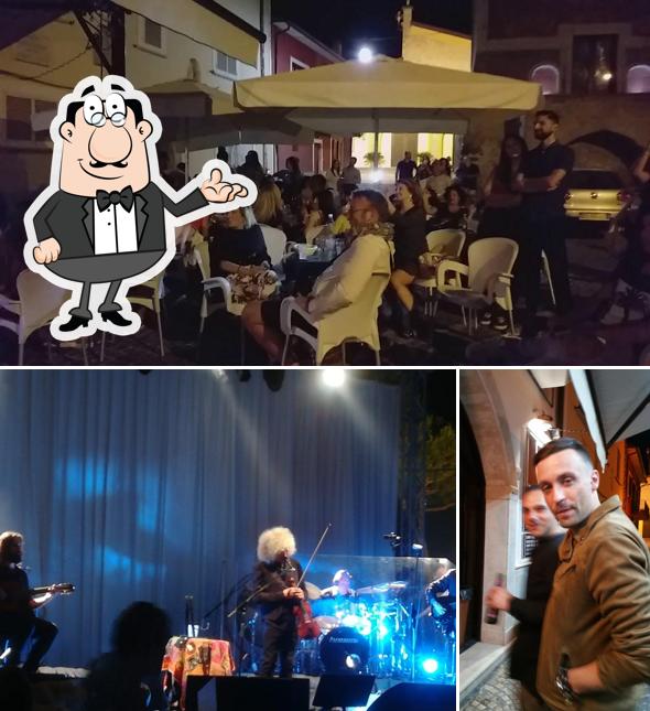 Dai un'occhiata agli interni di Theos Platz Hohle
