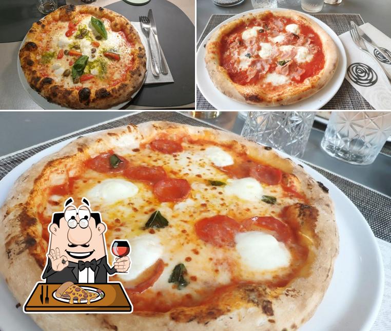 Scegli tra le svariate varianti di pizza