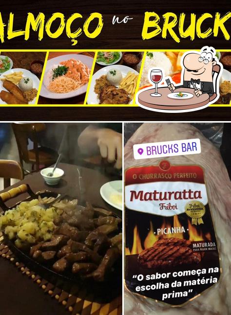 Platos en Brucks Bar