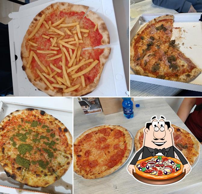 A Pronto Pizza Salò, puoi goderti una bella pizza