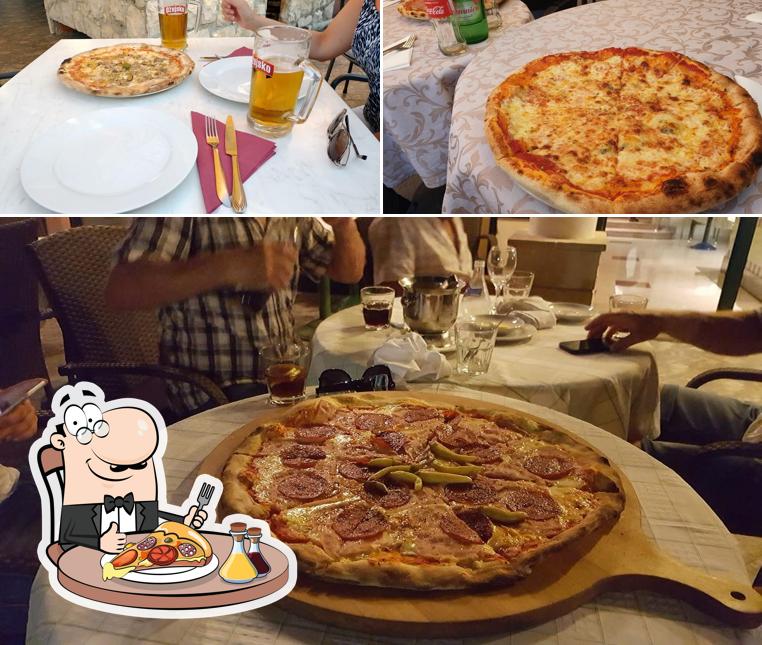 A Restaurant-Pizza Zora, puoi assaggiare una bella pizza