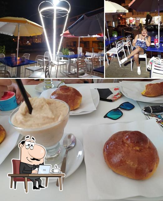 Dai un'occhiata agli interni di Emi Caffè