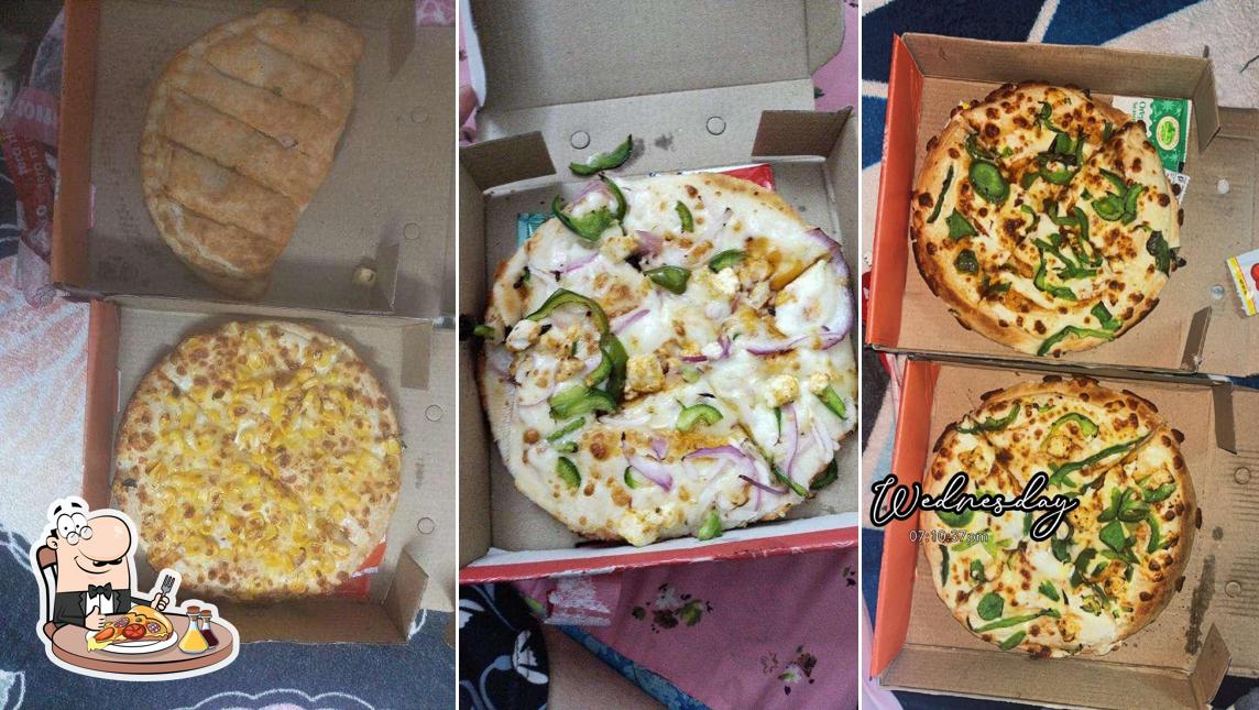 Pick pizza at The Pizza KALAKAAR