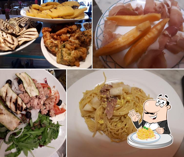 Spaghetti alla carbonara al Giuly Sajonara