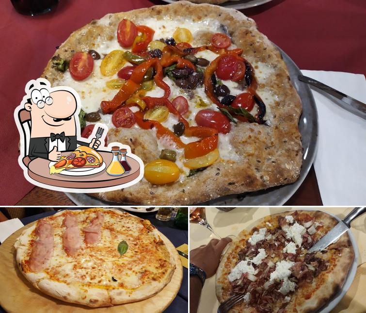 A Pizzeria Ippocampo, puoi goderti una bella pizza