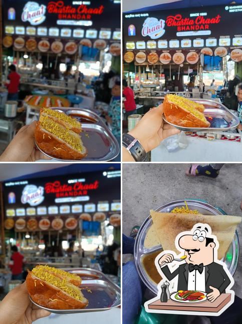 Food at Bhartia Chat Bhandar 1980 (ଭରତିଆ ଚାଟ ଭଣ୍ଡାର)