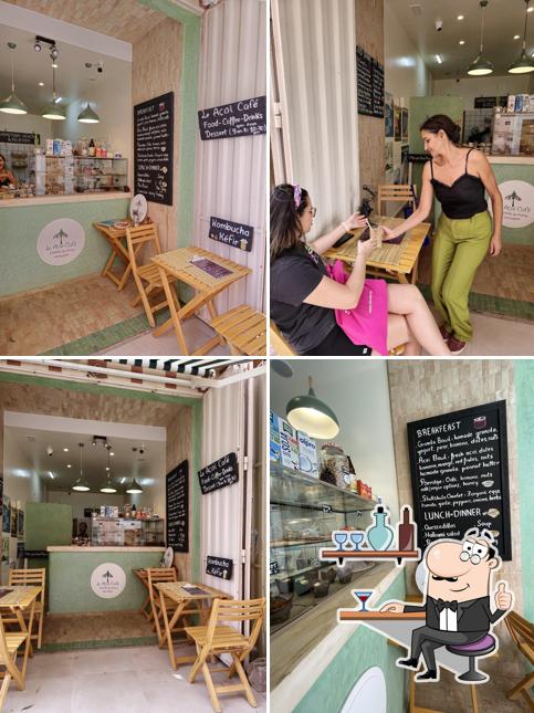 Le Acai cafe