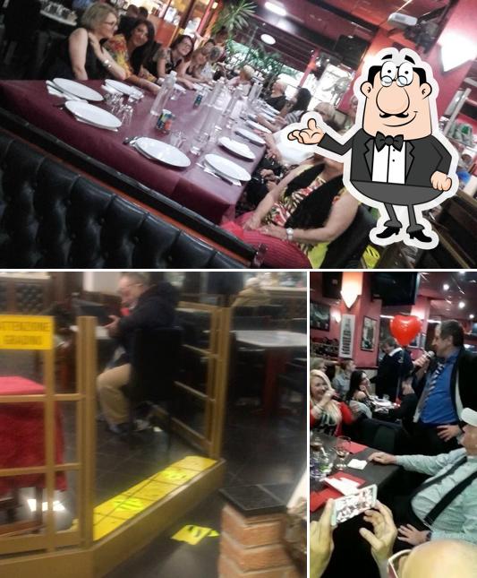 Siediti a un tavolo di Cafe Movie