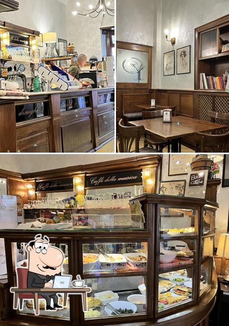 Tra le varie cose da Caffè della Musica si possono trovare la interni e cibo