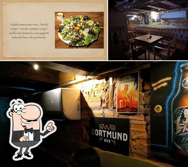 A foto da interior e comida no O Velho Moinho