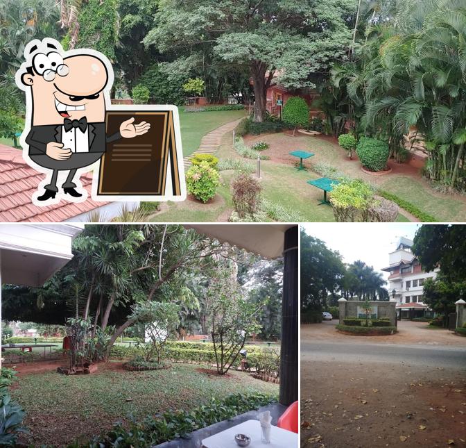 The exterior of Royal Inn Veg & Non Vegetarian Restaurant