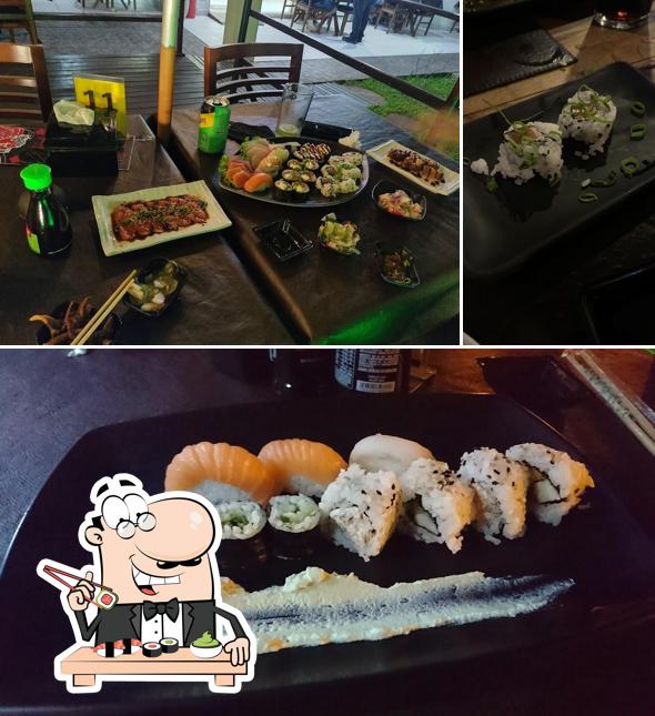Rolos de sushi são oferecidos por Ita Temakeria E Sushi