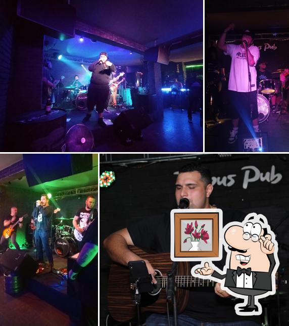 Veja imagens do interior do Tribus Pub