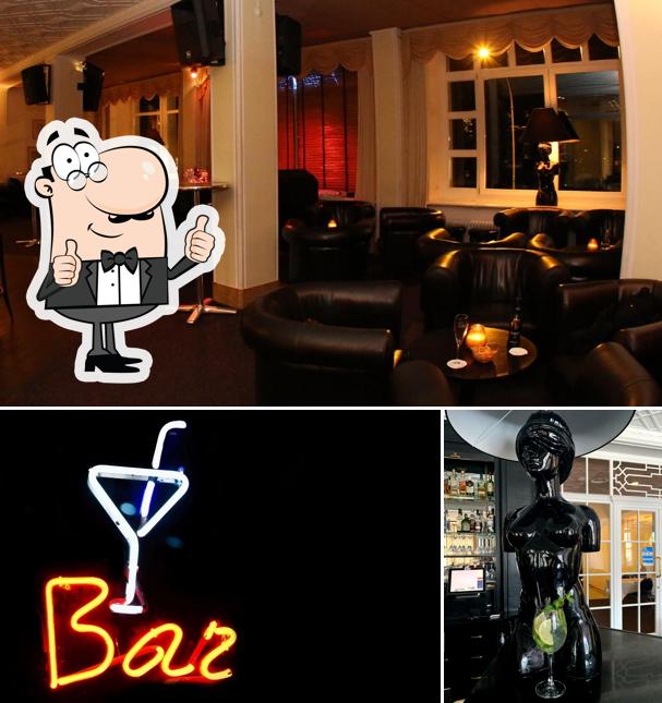 Guarda la foto di Piano Bar "Tonic" Davos Cocktails - Longdrinks - Live Music - Smokers Lounge