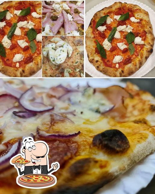 Ordina tra le svariate varianti di pizza