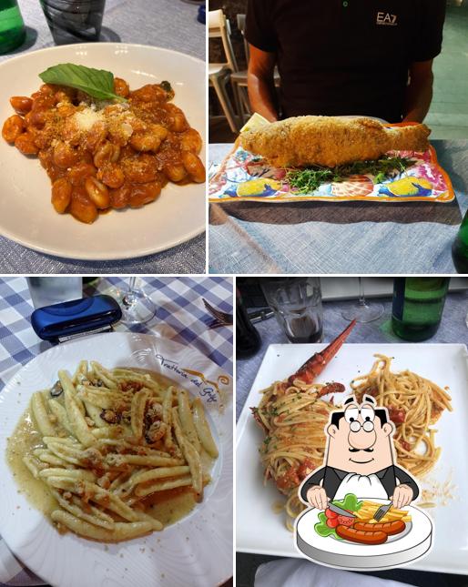 Cibo al Trattoria del Golfo - Napoli - Tipica trattoria Napoletana - Genovese - Piatti di Pesce - Spigola fritta in crosta di sale