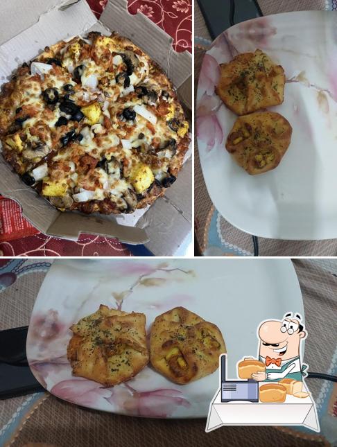 Garlic bread at Domino's Pizza