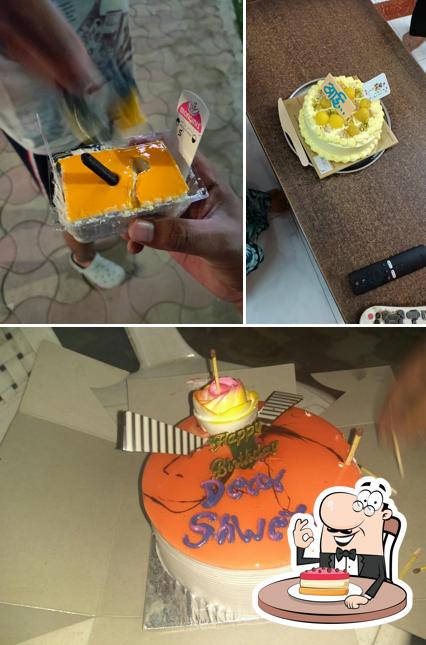 Cheesecake at Monginis Cake Shop