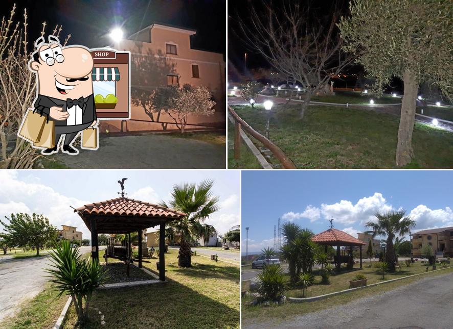 Curiosa tra la parte esterna di Agriturismo L'Antico Carro