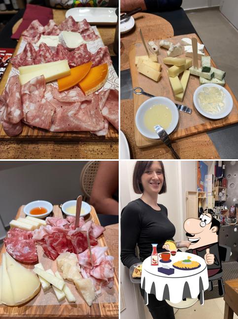 Piatto di formaggi al VINÒMIO ENOTECA