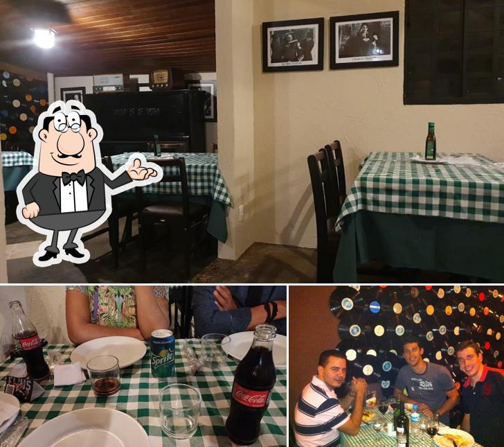 O interior do Pizzaria Mama Mia