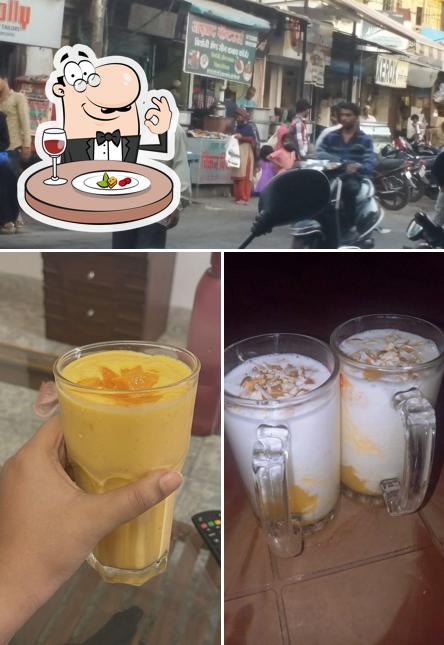 Meals at Shan E Mohammadi Restaurant(SAYYED LASSI)