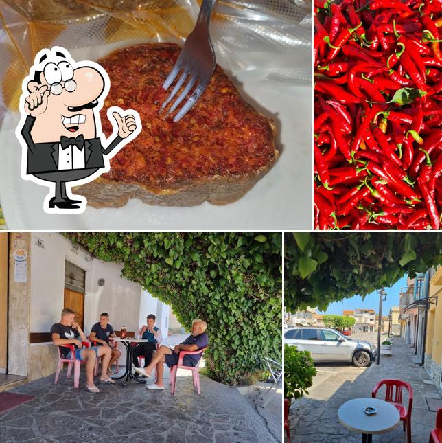 Bar Centrale si caratterizza per la interni e cibo