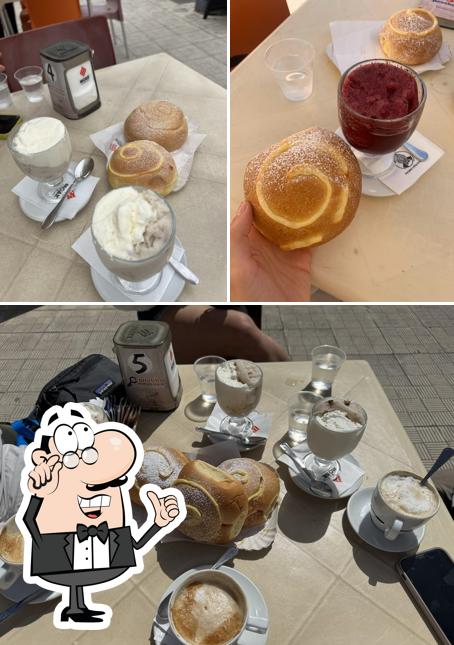 Siediti a un tavolo di Antico Caffè Gritti