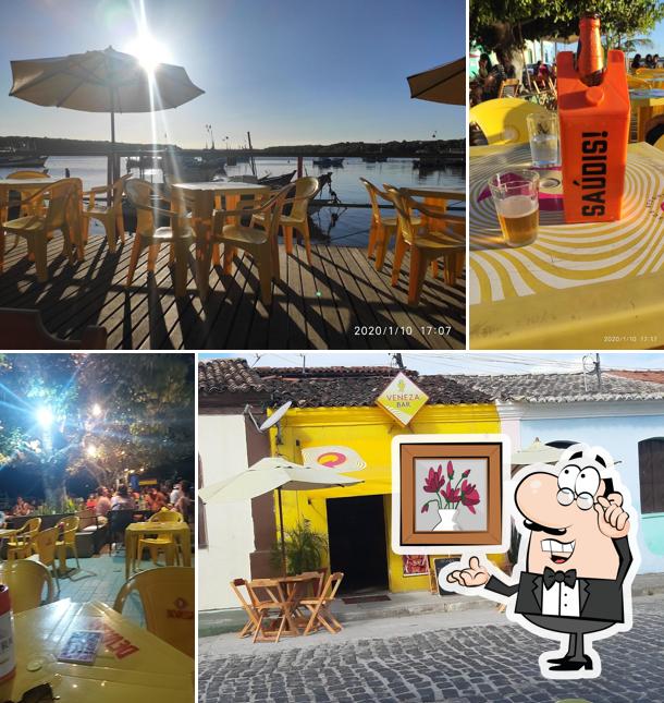 O interior do Veneza Bar