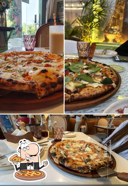 At Sueño - Pizzeria Trattoria, you can enjoy pizza