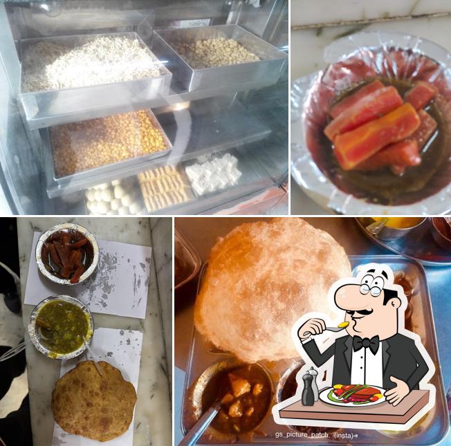 Food at Jhandu Di Hatti