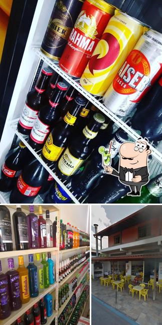 Desfrute de um drinque no Cantinho do Churrasco