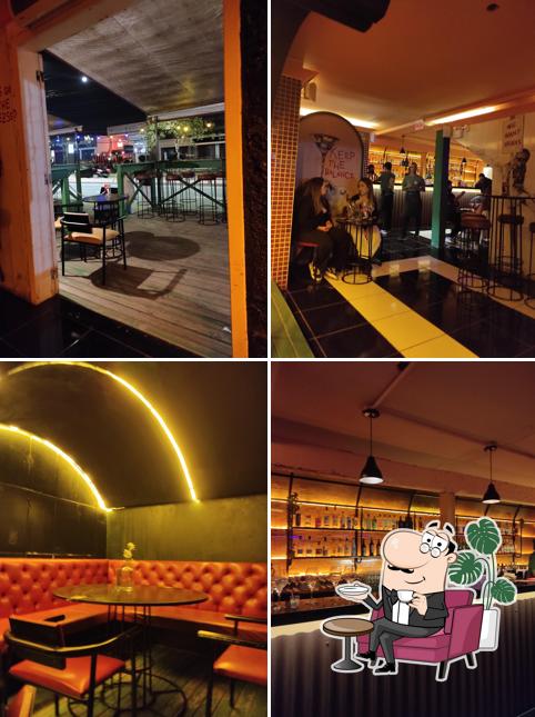 Veja imagens do interior do Dez 55 Bar