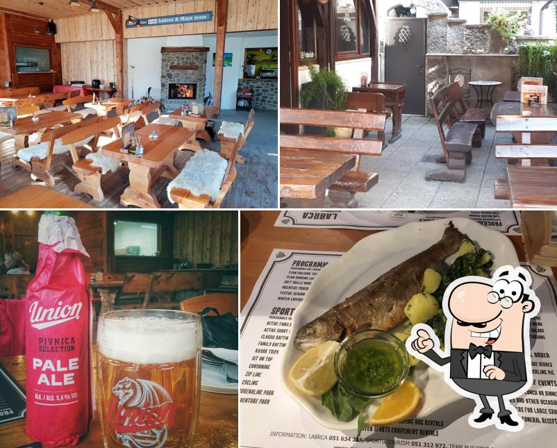 Siediti a un tavolo di Labrca PIZZA & GRILL