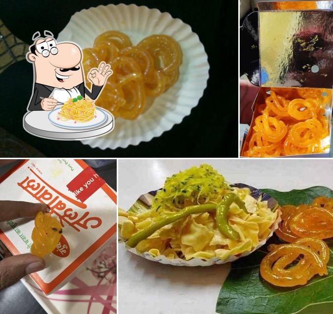 Spaghetti carbonara at Mumbadevi Jalebiwala