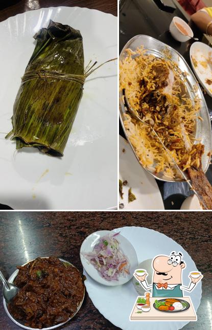 Meals at Vazhiyoram Nadan Thattukada Vengalloor, Thodupuzha (വഴിയോരം നാട൯ തട്ടുകട)