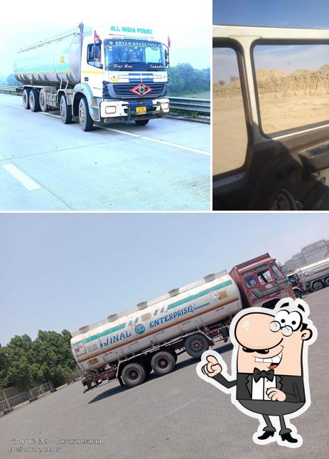 The exterior of Choudhary dhaba