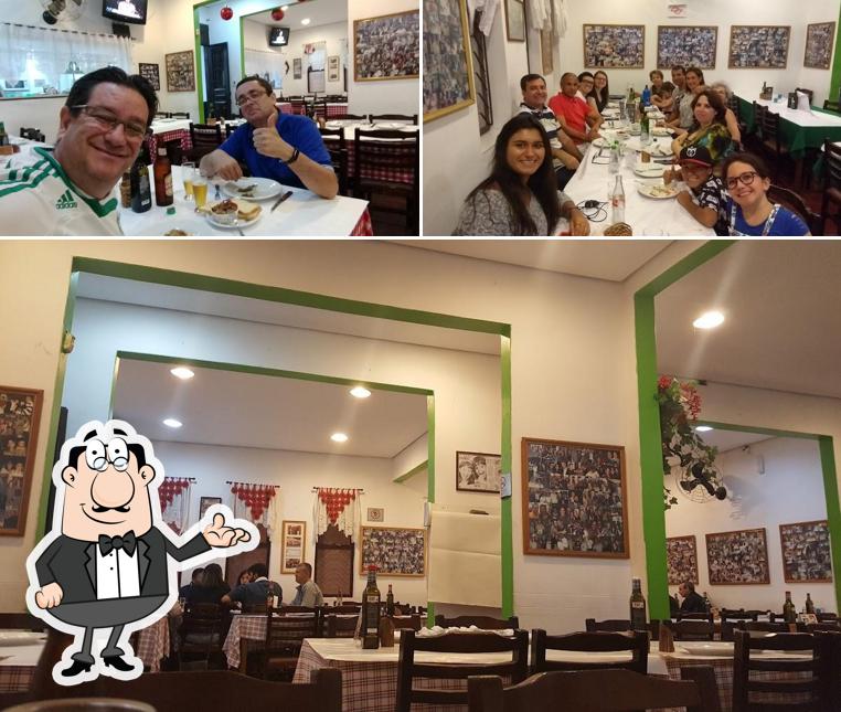 O interior do Pizzaria Do Gino