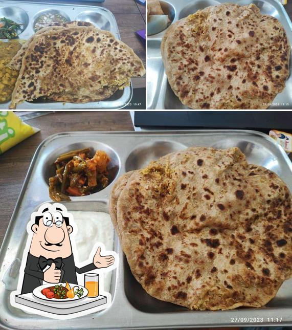 Food at Desi Paranthe aur Chai