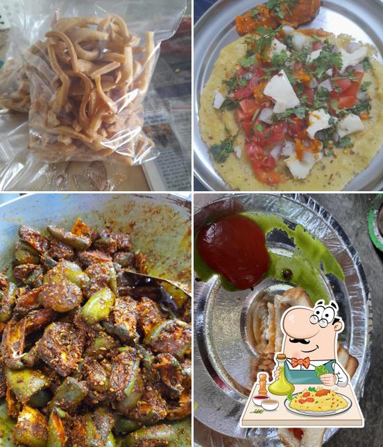 Food at Sindhi pakwan