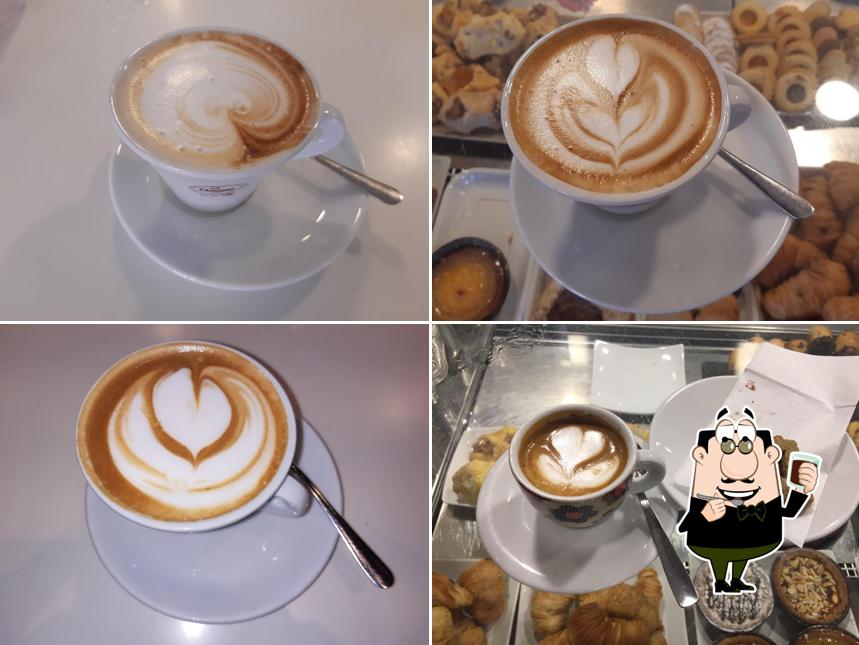 Goditi un drink a Vitamina'S Di Rossi Gianfranco