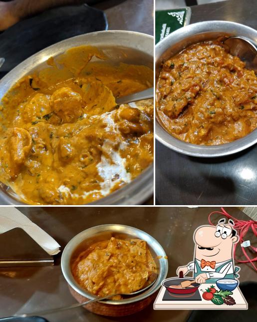 Chicken curry at Punjabi Chaap Corner
