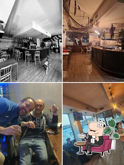 Dai un'occhiata agli interni di Bar la Plaz