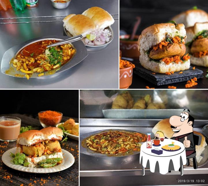 Order a burger at Changu Mangu Vadapav Centre